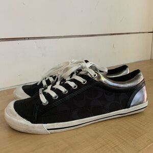 Coach “Francesca” lifestyle sneaker